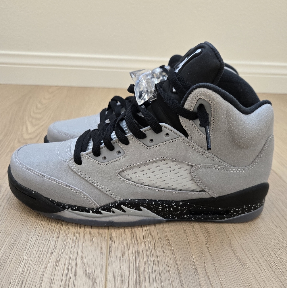 Jordan 5 - Wolf Gray / Black Size Is 9Y Or Mens 9